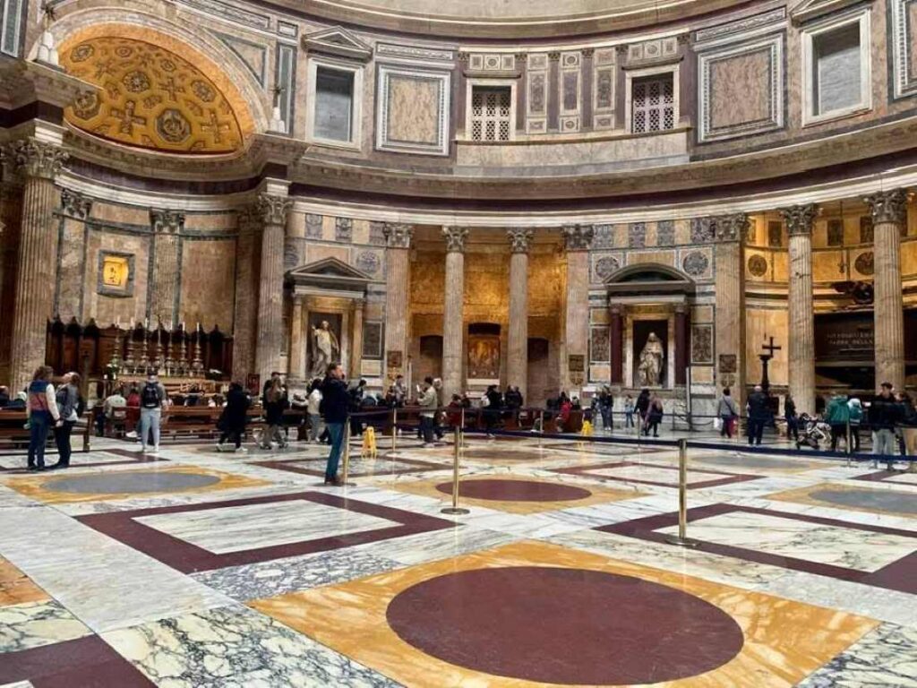 Pantheon, a must visit in three days in Rome 