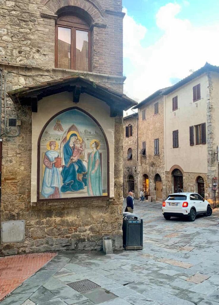 A street in the historic center of San Gimignano, Tuscany 