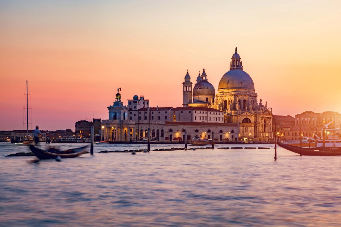 Sunset view of the Basilica di Santa Maria della Salute