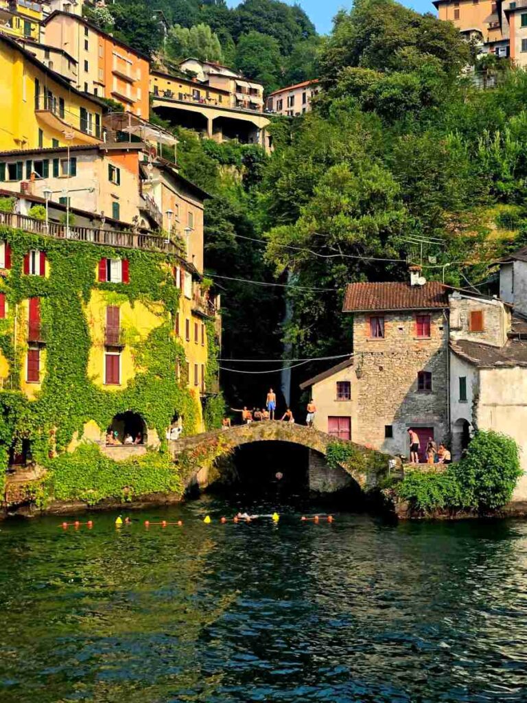 people jumping from the Ponte della Civera bridge in Nesso on Lake Como