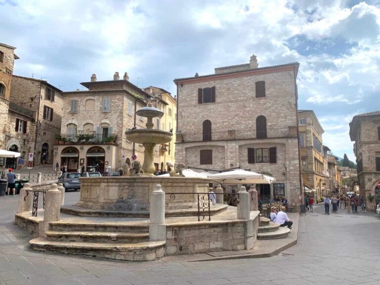Piazza del Comune in Assisi, Italy